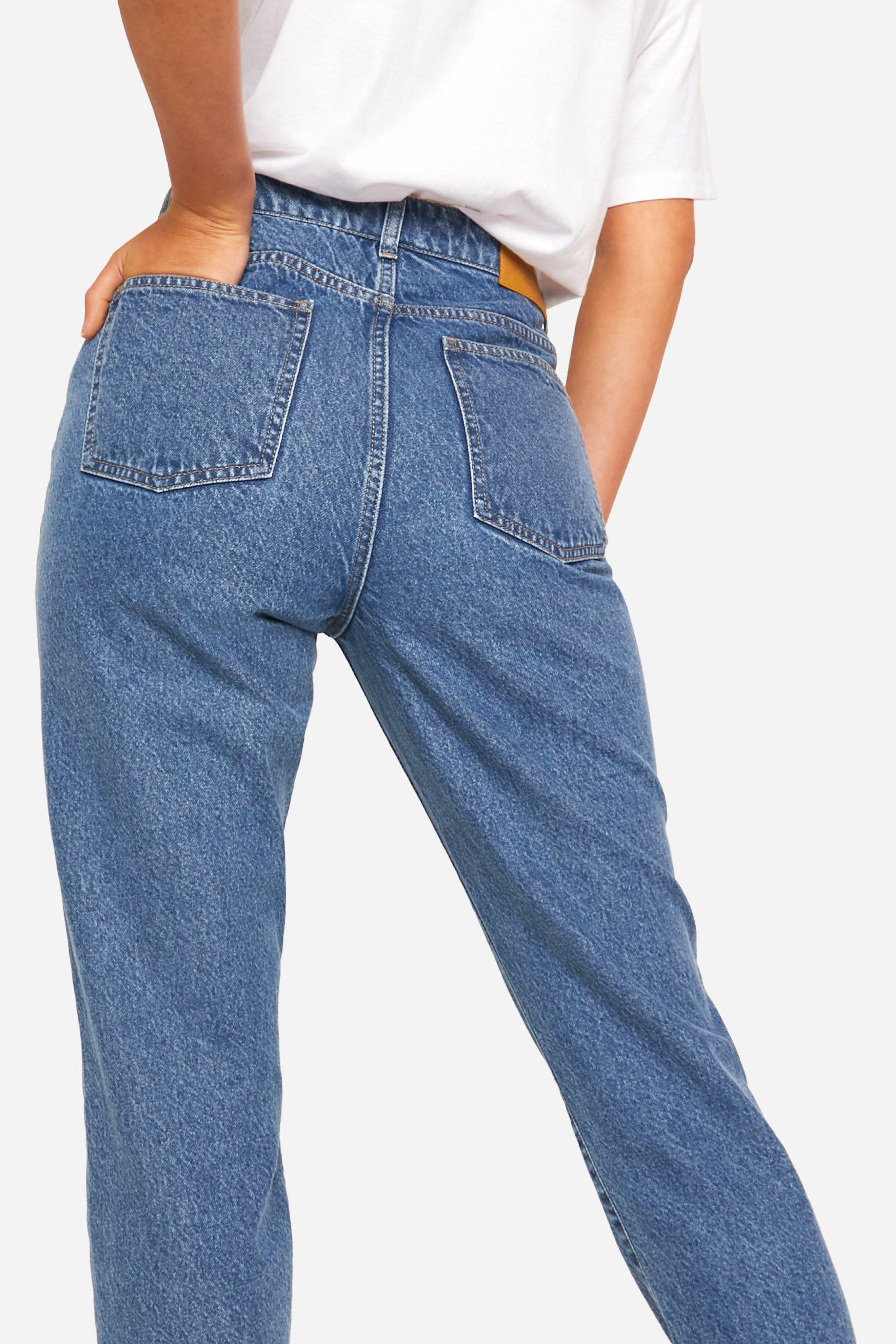 Boohoo Women s Basics High Waisted Slim Fit Mom Jeans Blue